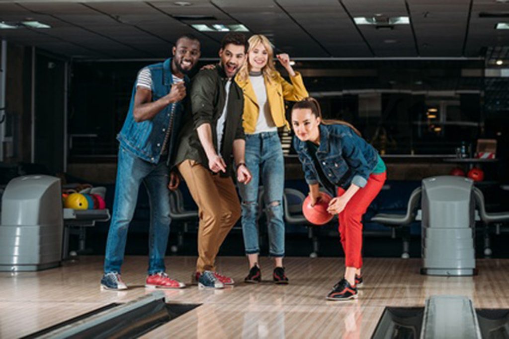 people bowling